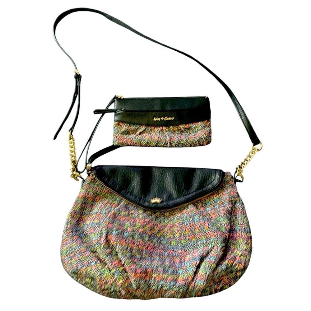 JUICY COUTURE-VINTAGE-CROSSBODY BAG WITH MATCHING WRISTLET